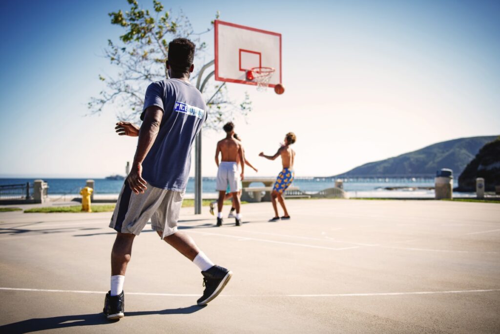 How Long Do the Basketball Shoes Last? When To Replace!